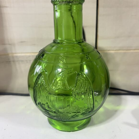 Vintage Wheaton NJ Glass Fire Extinguisher Bottle Eagle Shield & Stars Green - Picture 1 of 8